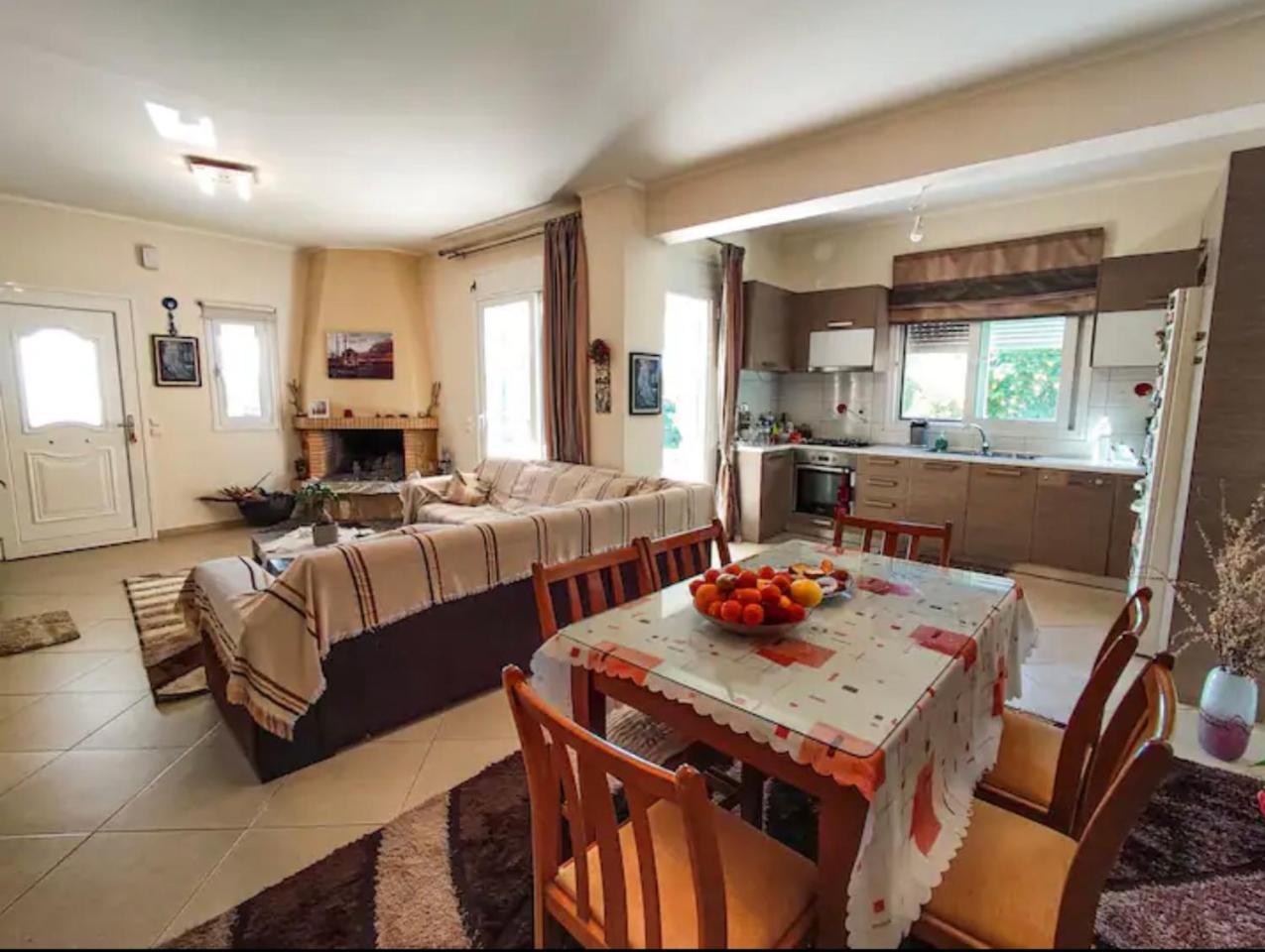 Eretria Homestay Luaran gambar