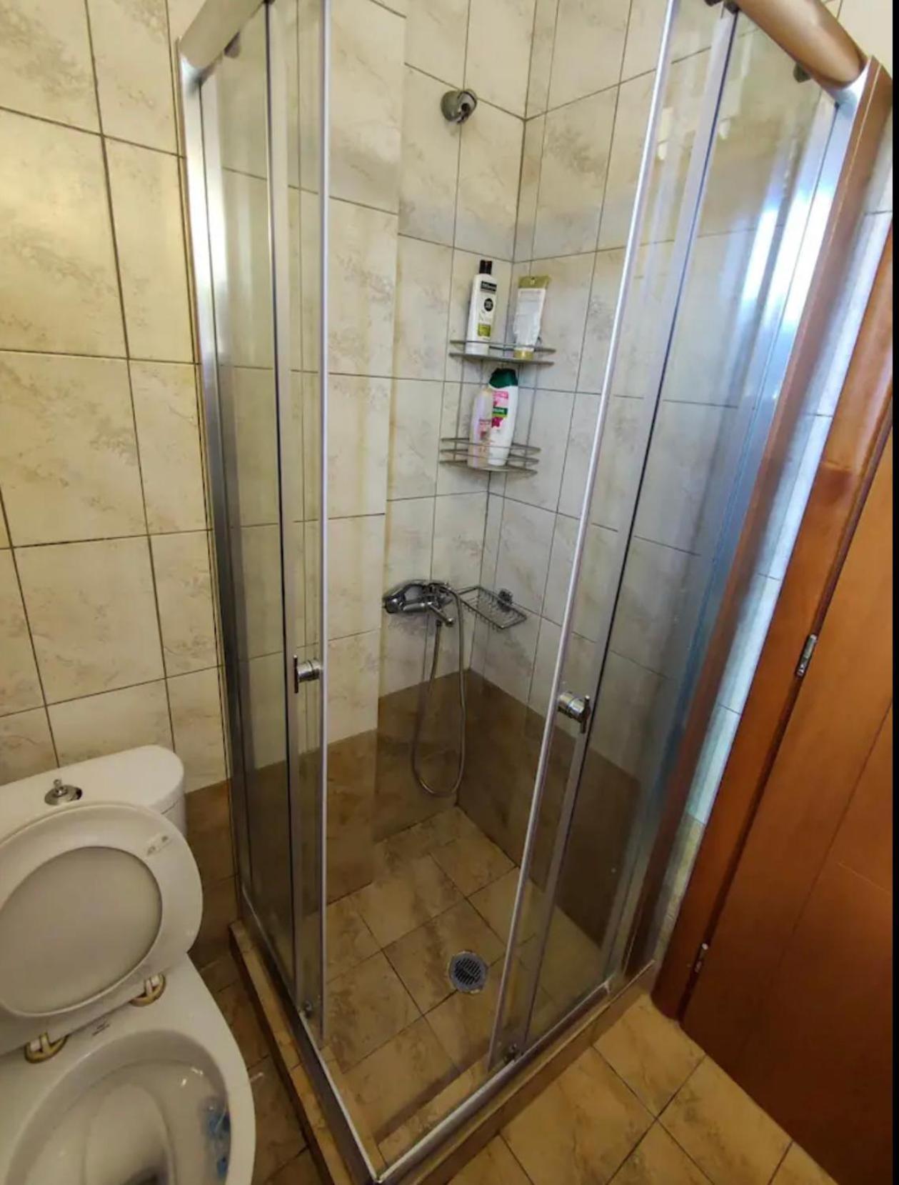 Eretria Homestay Luaran gambar